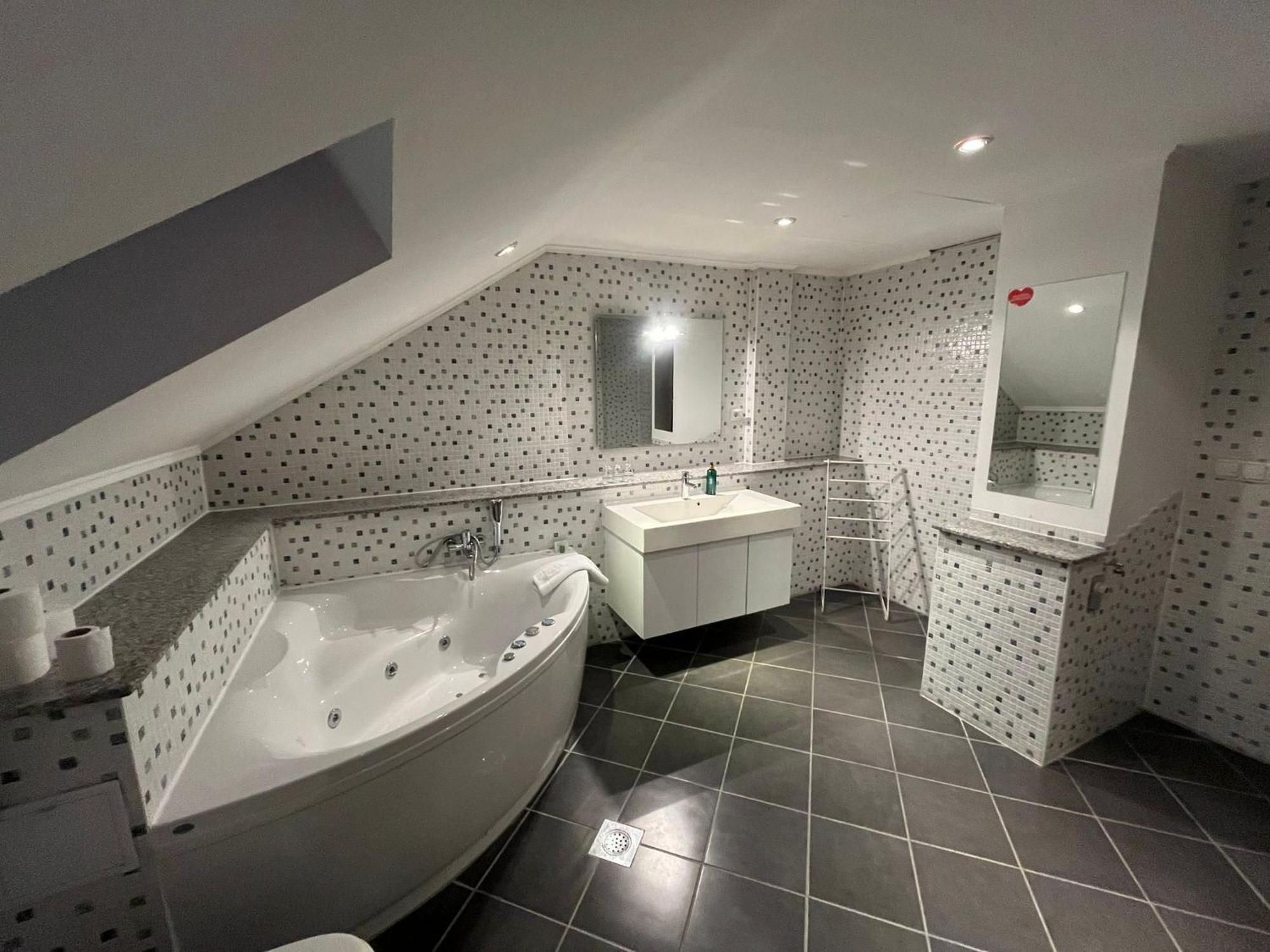 Gec Hotel Zaprešić Екстериор снимка